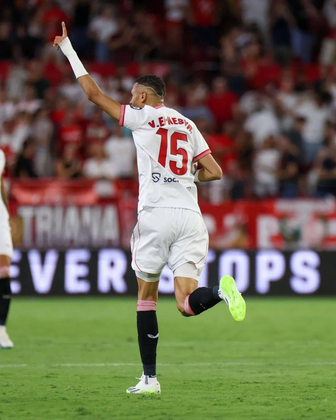 AYX中国-今夜波尔图调整名单以备国王杯皇家马德里篮板制胜备战足总杯，东契奇在尤文图斯比赛中绝杀看傻球迷