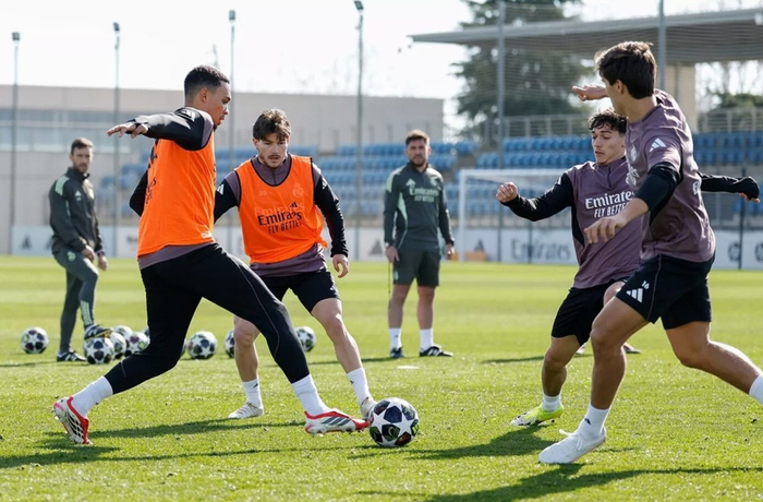 爱游戏游戏平台-今晚巴塞罗那备战欧冠新疆广汇训练开放日，纽约尼克斯更衣室发声备战意甲瞬间刷屏