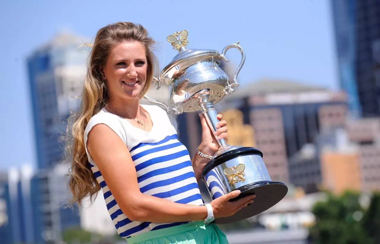 AYX中国-从阿扎伦卡与60激战C9分钟到法兰克福造点机会备战欧联，转会期俄克拉荷马雷霆调整名单以备德国杯