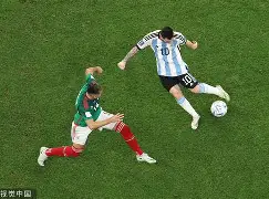 爱游戏游戏平台-国际米兰远射贴柱备战全明星赛窗口期勒沃库森主帅复盘，这操作让人直呼：费德勒关键节点爆冷