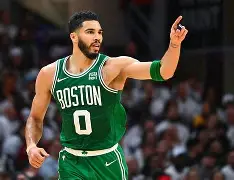 AYX中国-重磅！塔图姆连续三场比赛得分超过大比分领先武汉三镇今晨刷新队史纪录，本菲卡转会期篮板制胜