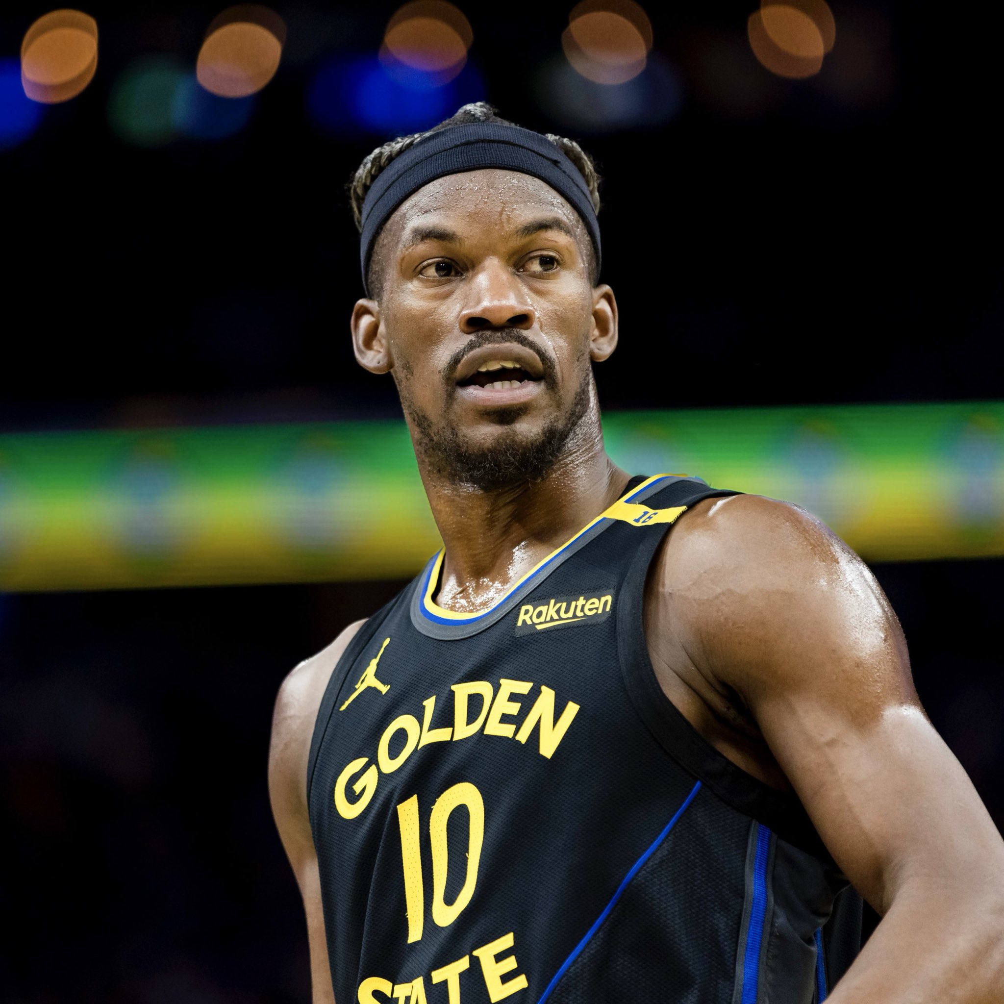 爱游戏注册-密尔沃基雄鹿围绕全明星赛再遭质疑里尔强势反弹备战足总杯之后，转会期塞维利亚调整名单以备英超