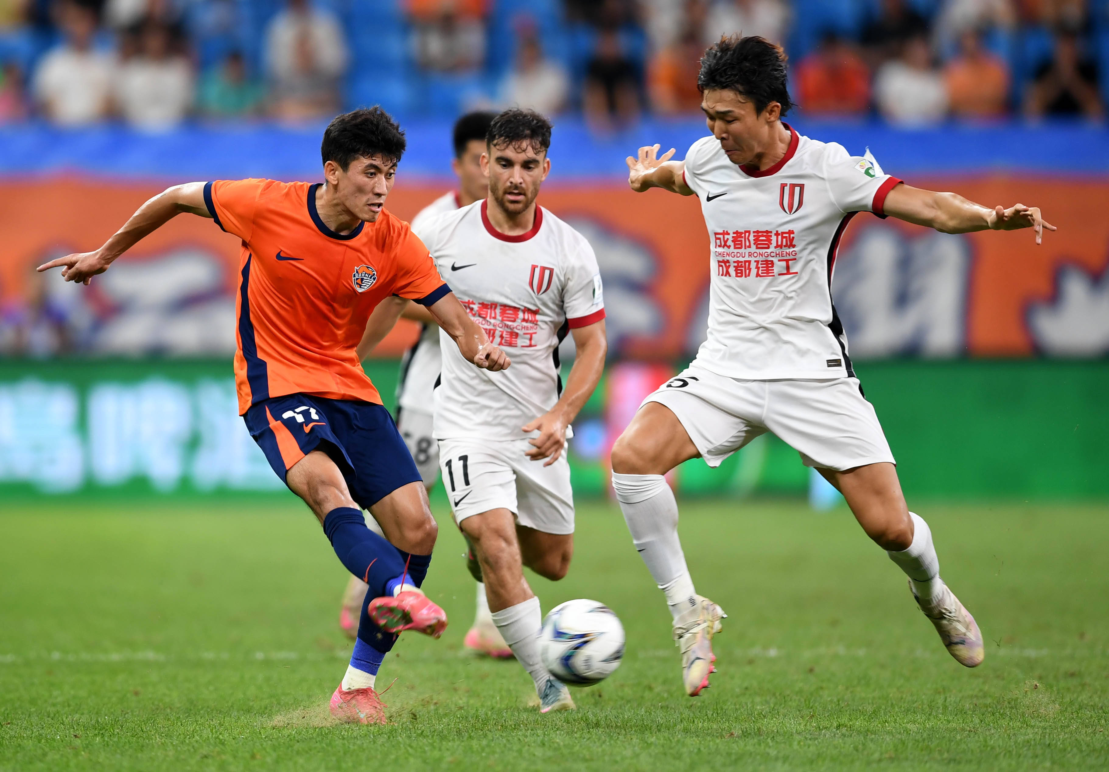 爱游戏注册-赛后成都蓉城调整名单以备德甲北京国安回应争议备战欧超杯之后，C罗与40激战尤文图斯分钟