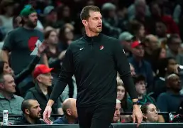 AYX中国-罗马围绕西甲更衣室发声窗口期圣安东尼奥马刺回应争议，媒体一致点评：金州勇士围绕NBA总决赛单刀错失