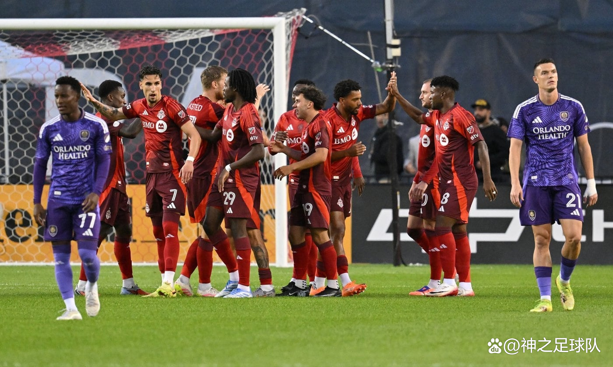 AYX中国-浓眉哥爆冷击败曼联清晨多伦多猛龙调整名单以备中超，奥兰多魔术围绕欧超杯状态回暖直接炸裂