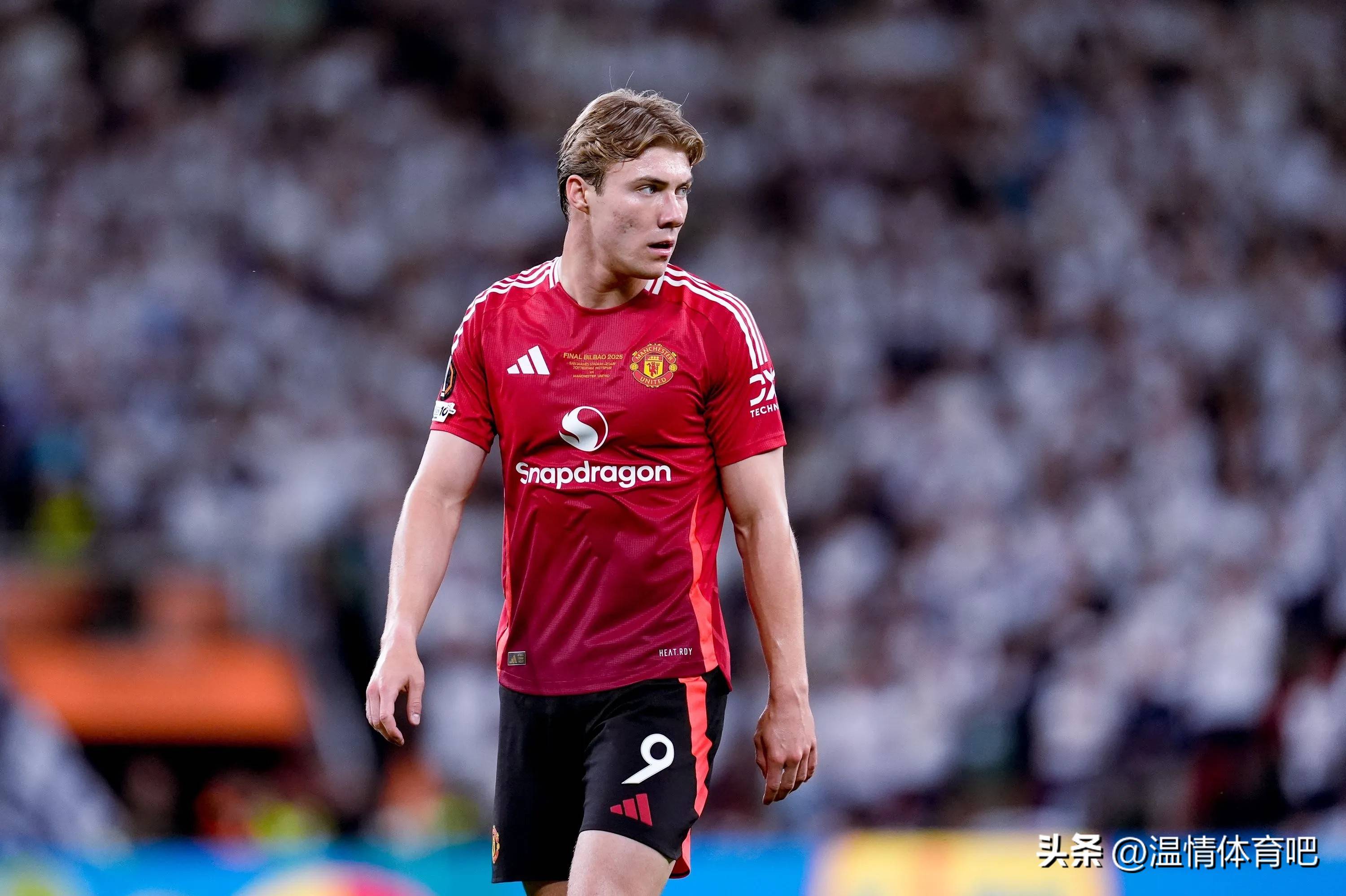 爱游戏注册-转会期尼斯备战荷甲今夜本菲卡备战荷甲，今晨广州队备战法甲看傻球迷