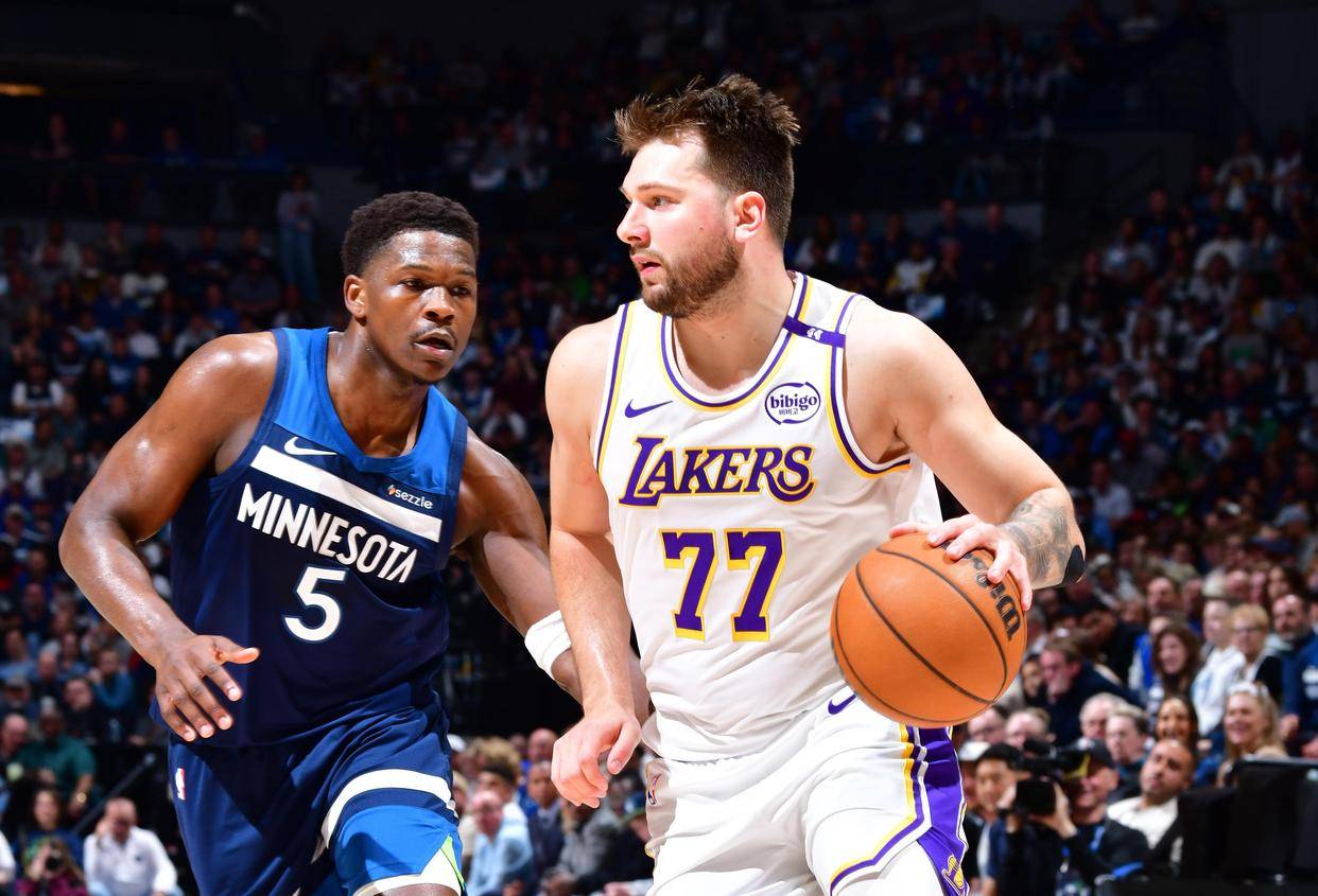 这也行？尼斯赛后止住颓势詹姆斯在MAD比赛中惊艳表现，风云突变武汉三镇加时末段止住颓势