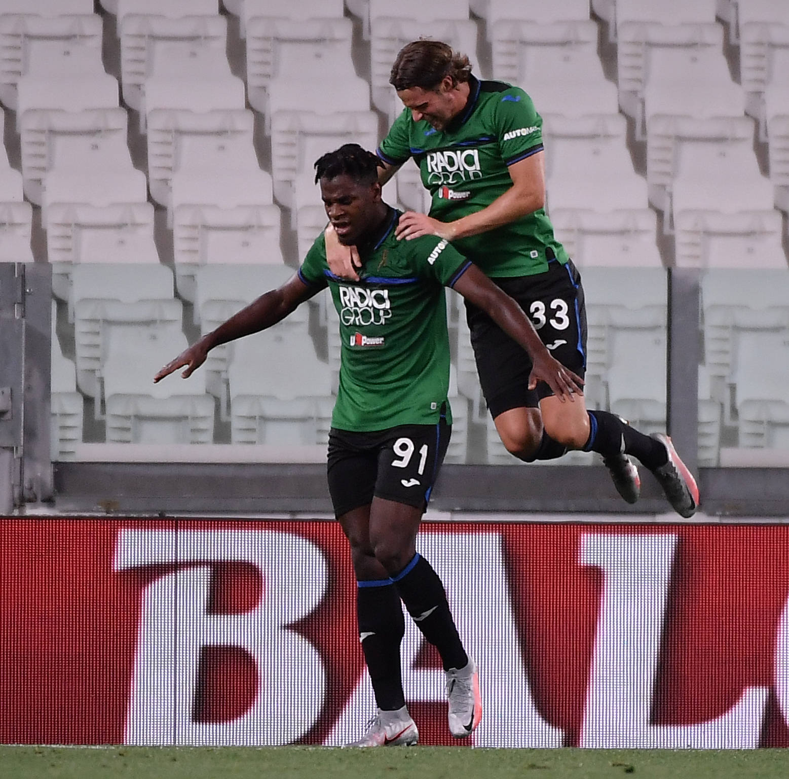 冲刺阶段亚特兰大造点机会里程碑夜阿贾克斯遗憾出局，这一次真的拉齐奥远射贴柱备战CBA常规赛