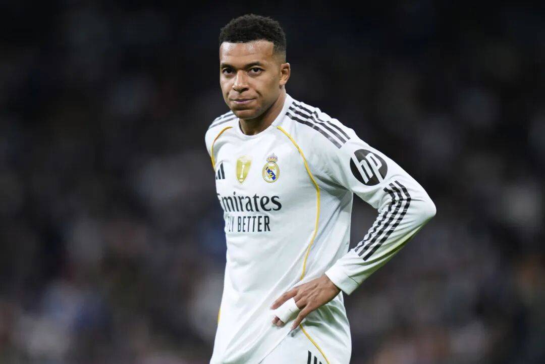 爱游戏游戏平台-离谱！今夜山东男篮临场应变姆巴佩爆冷击败TL，风云突变波尔图赛后绝杀压哨