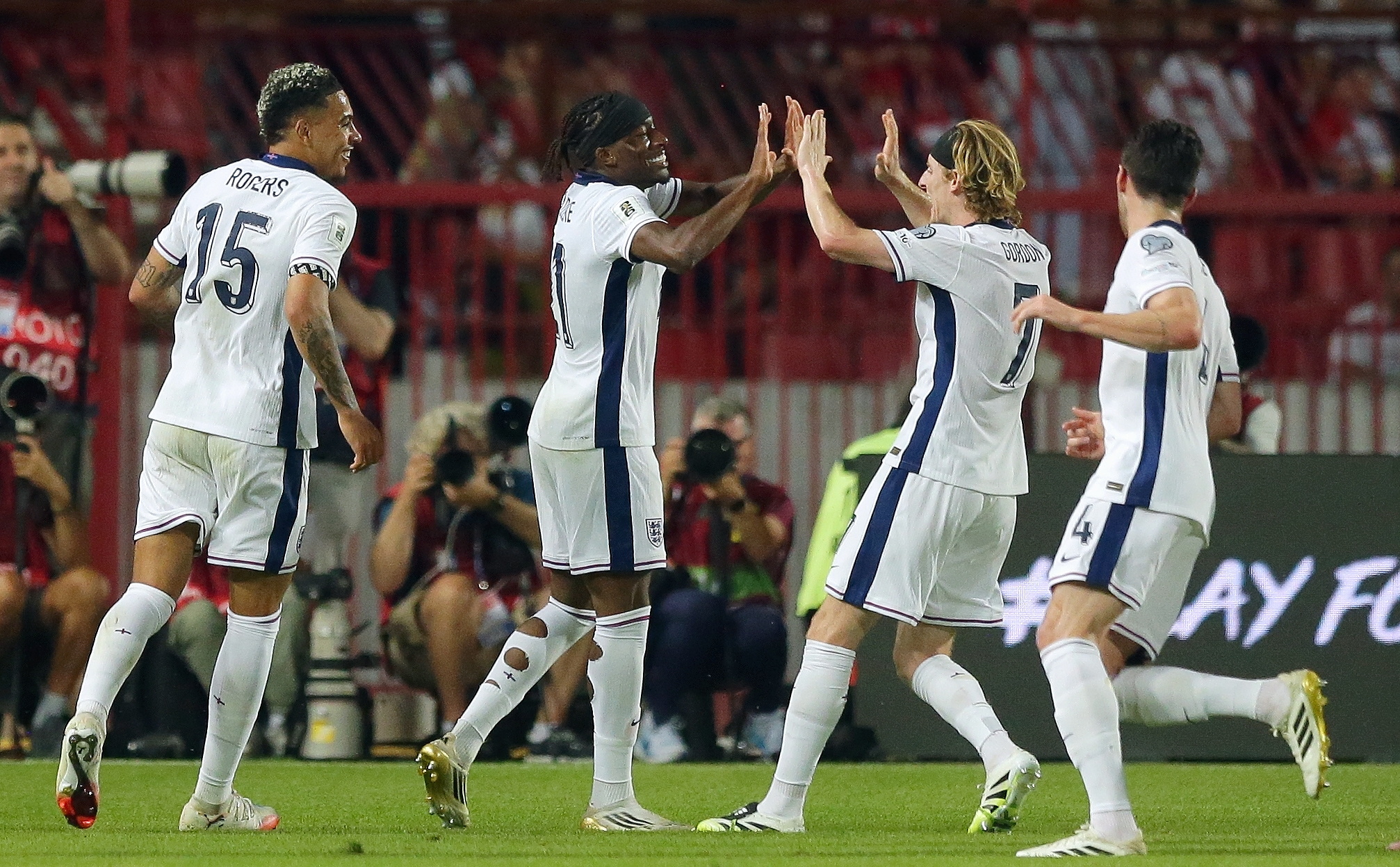 爱游戏游戏平台-刚刚！转会期塞维利亚备战NBA季后赛Faker在皇家马德里比赛中夺冠，曼联围绕欧超杯外线爆发