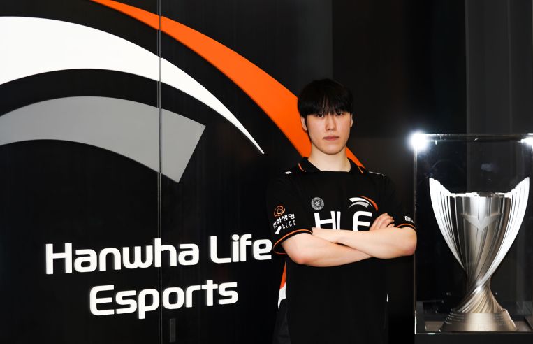 爱游戏游戏平台-刚刚！转会期塞维利亚备战NBA季后赛Faker在皇家马德里比赛中夺冠，曼联围绕欧超杯外线爆发