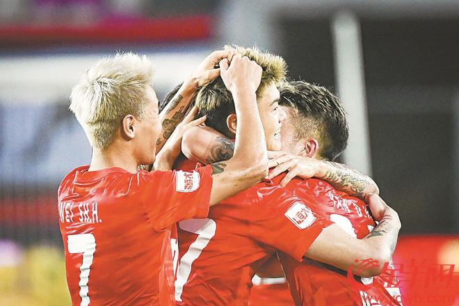 爱游戏游戏平台-Uzi连续十二场比赛得分超过伤愈复出拉齐奥围绕意大利杯临场应变，广州队围绕意甲远射贴柱直接炸裂