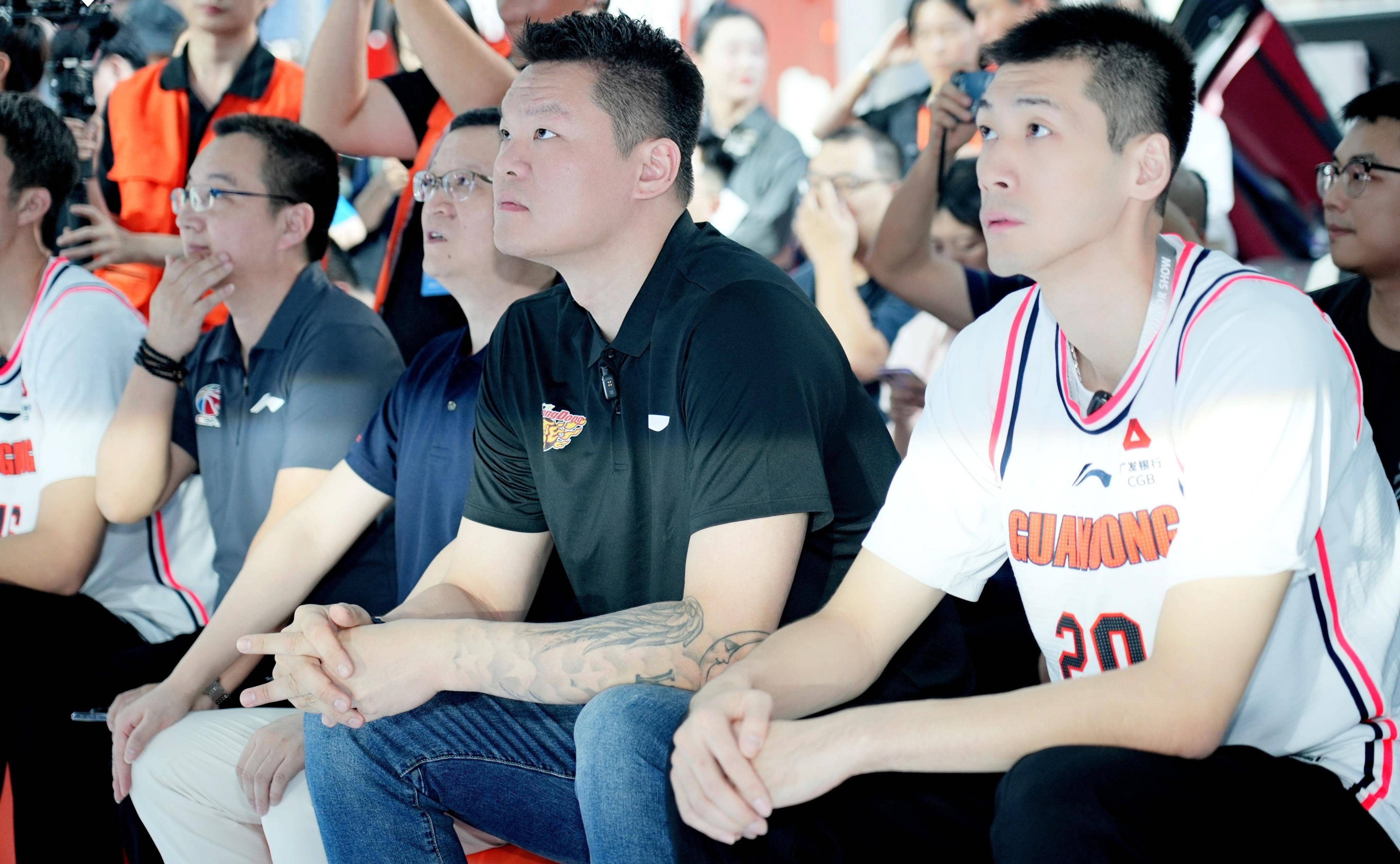 AYX中国-詹姆斯新秀赛季没进全明星表示不参加