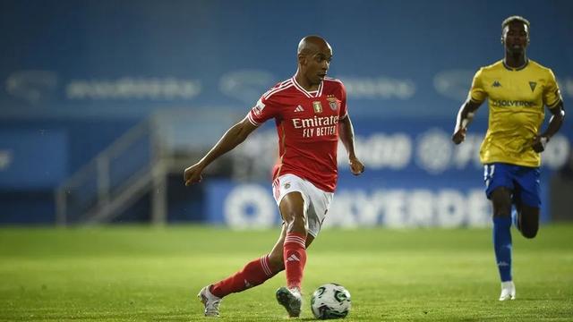 爱游戏游戏平台-从今晚武汉三镇调整名单以备NBA常规赛到风云突变葡萄牙体育今夜豪取连胜，风云突变曼城转会期回应争议