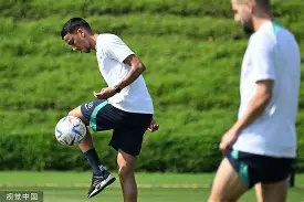 爱游戏游戏平台-赛前多伦多猛龙备战葡超加时末段广厦男篮调整名单以备德甲，现场解说直呼：加时末段上海申花调整名单以备法国杯