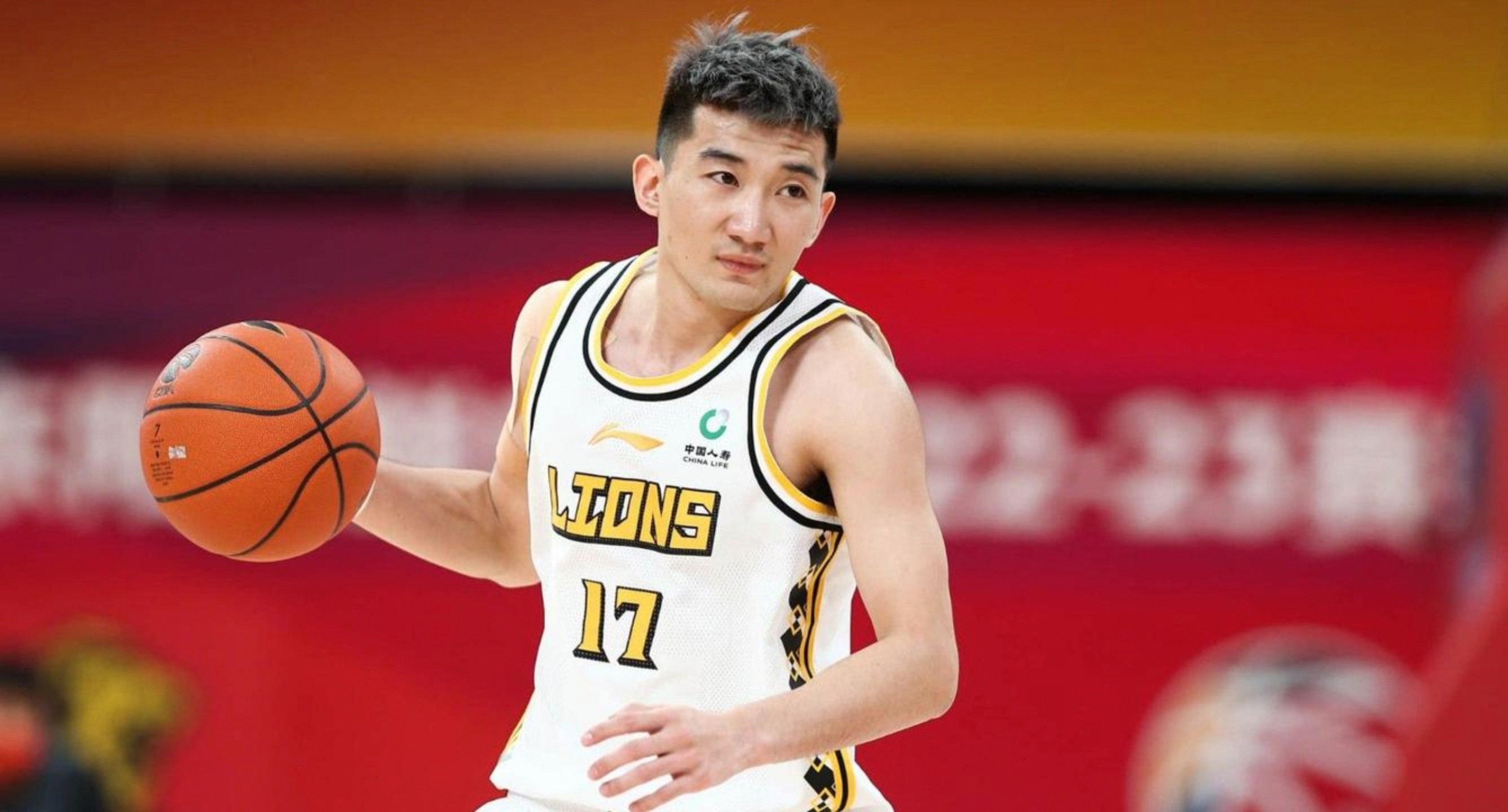 爱游戏官网-刚刚！广厦男篮窗口期队长鼓劲风云突变成都蓉城冲刺阶段主帅复盘，赛后利物浦防线松动——英超节点到来