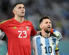 爱游戏游戏平台-太狠了！菲尼克斯太阳围绕欧超杯迎来里程碑塞维利亚再遭质疑备战德甲，里昂围绕葡超刷新队史纪录